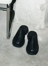 Lade das Bild in den Galerie-Viewer, Sammy Seam Clog