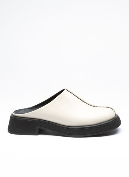 Chunky unisex Clog in off-white mit Mittelnaht